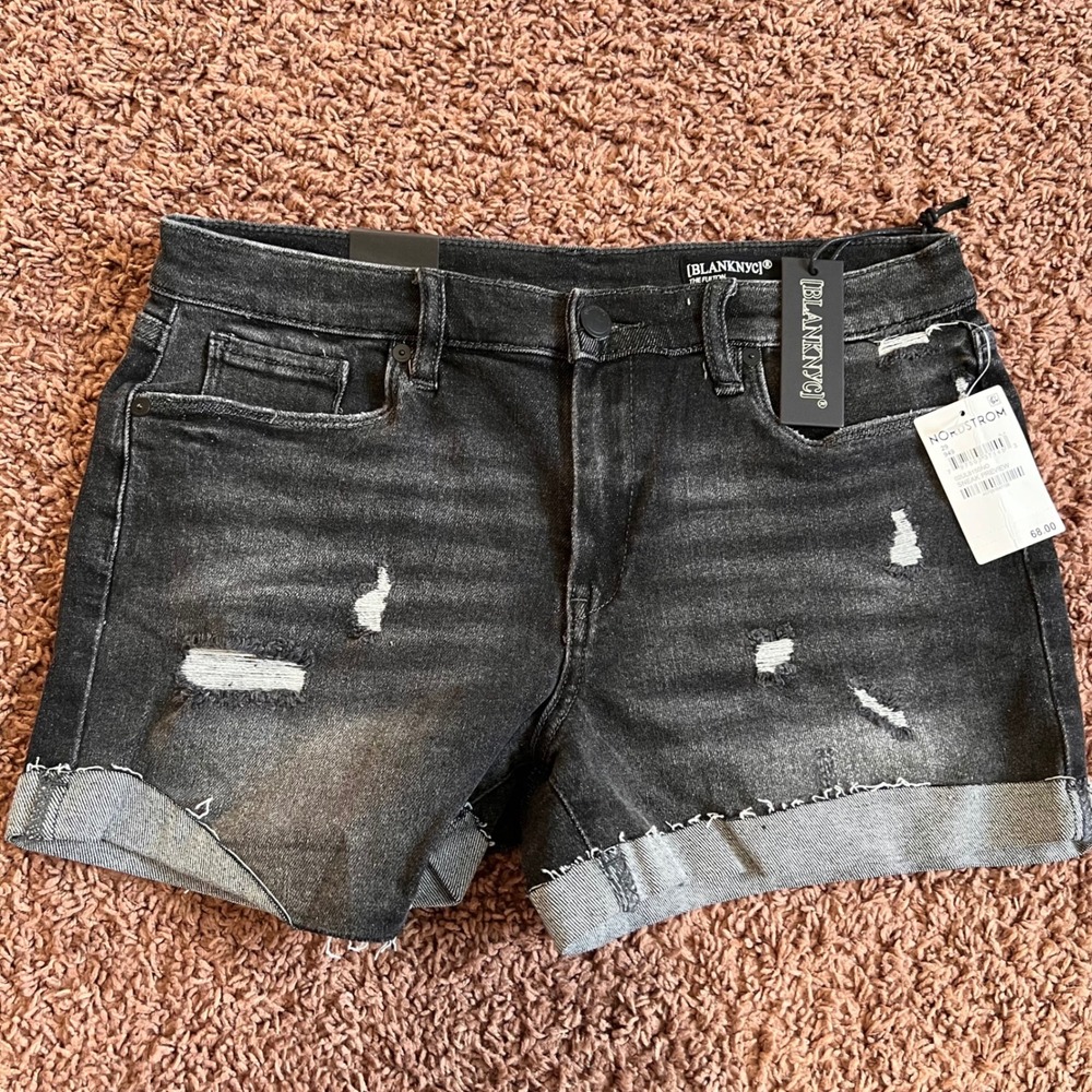 BLANKNYC Women's Denim Shorts Distressed Black‎ Wash Cuffed Hem Size 29 NWT